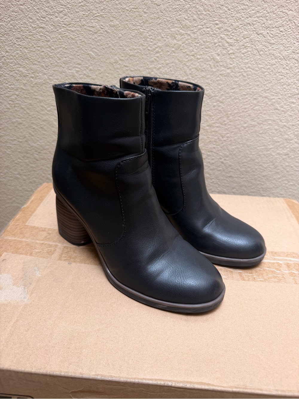 Kork-Ease Destiny Booties with Stacked Heel size 8